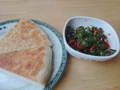翡翠锅盔-小六汤包砂煲菜(文景路店)