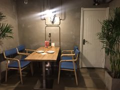 -HIGH FIVE哈福手工汉堡(桂林路店)