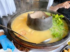 -彩云天云南餐厅