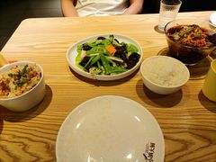 -小镇大厨新概念复合中餐厅(万达广场大连高新店)