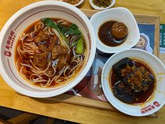 -呷佬·长沙手工米粉(金沙江路店)
