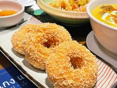 炸虾饼配泰国梅子酱-帕蓝·暹罗料理(大学路店)