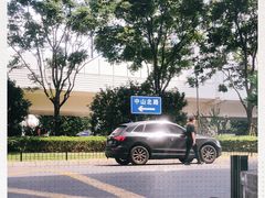 -环球港-停车场