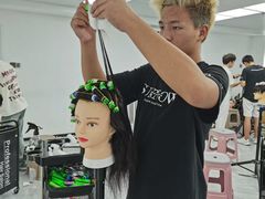 -首脑美容美发化妆美甲培训学校(长沙校区)