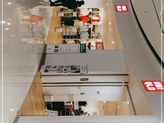 -优衣库(南宁安吉万达广场店)