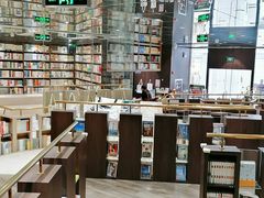 -钟书阁(群光广场店)