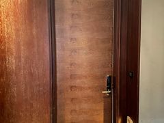 一楼客房大门-西安华清御汤酒店