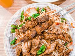 -歹歹的加个面过油肉拌面