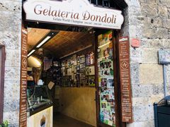 -Gelateria Dondoli