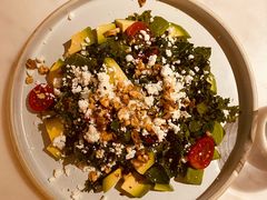 牛油果羽衣甘蓝沙拉-The Rug Cafe(王府中环店)