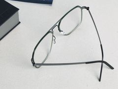 -目艮眼镜SHOWROOM(品牌集合店)