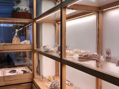 面包甜点陈列柜-yeast面包店