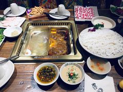 -东巴人鱼豆花火锅(幸福街店)