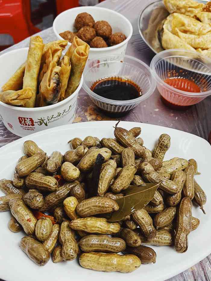 桂萍特色牛筋牛杂(长堤街总店)-"[薄荷]环境: 这个是老字号店铺 武汉.