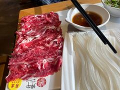 吊龙-焯牛潮汕牛肉火锅(云峰街创始店)