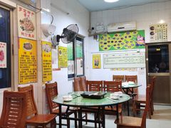 大堂-华哥新鲜猪精品美食