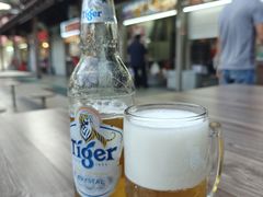 -东海岸人工湖美食村