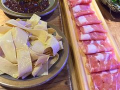 -城墙拐拐火锅(三峡广场黑金冠店)