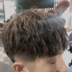 -MOVAN  HAIR莫凡匠人发型屋