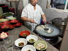 -张阿三馄饨店