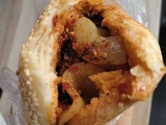 -老鼓楼麻辣烫夹馍