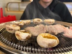 -围炉肉舍•炭烤活鳗•丹东海鲜烤肉(步行街店)