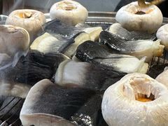 -围炉肉舍•炭烤活鳗•丹东海鲜烤肉(步行街店)