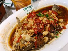 香酥大鲫鱼-费大厨辣椒炒肉(通州万达店)