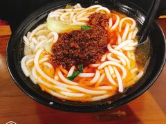 -丽虹云南过桥米线(兴工街店)