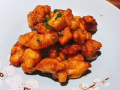 菠萝咕咾肉-蜜桃餐厅·伴山(绿宝广场店)