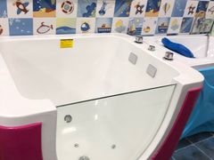 -蓝鲸奇亲子游泳俱乐部