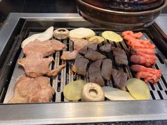 -臻牛烤肉