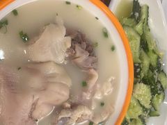 -雷祖芳老妈蹄花店