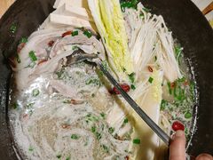 -茸梅路右拐龙虾-农家菜(松江店)