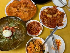辣白菜炒五花肉-屋里家延边朝鲜族冷面(南园店)