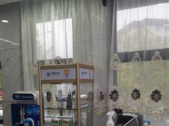 -茂菊口腔连锁(浦东南路店)