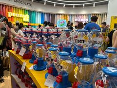 -m豆巧克力世界(上海世茂广场店)