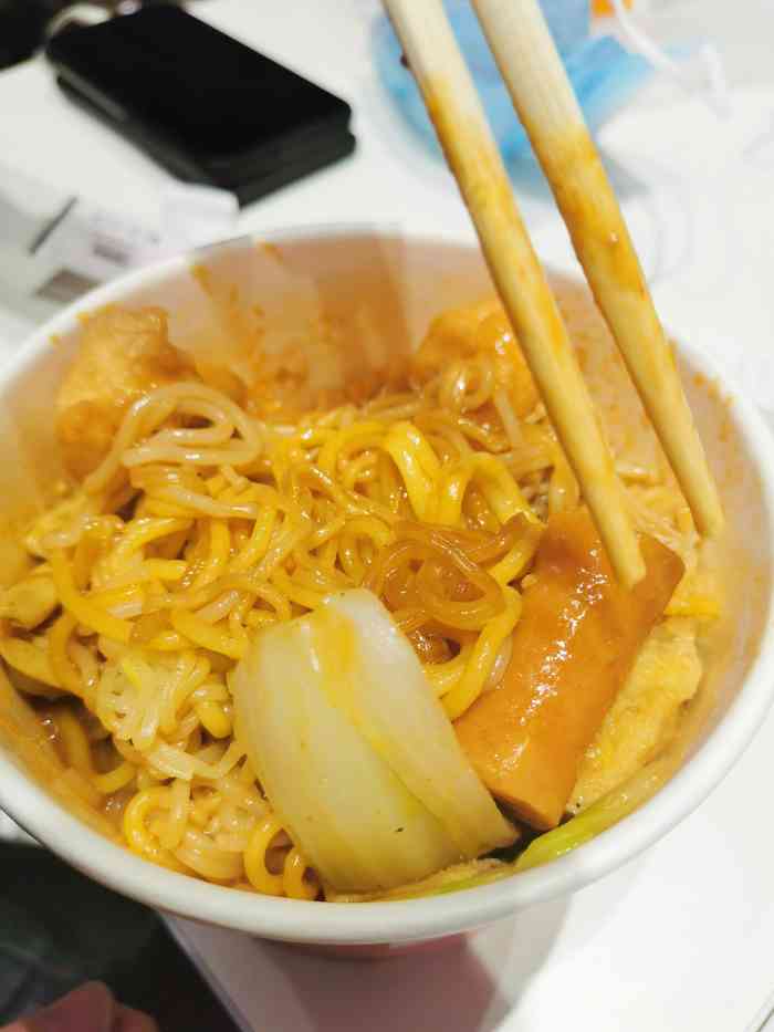 辣妹麻辣烫(华润万象汇店)-"晚上路过解决一顿饭,走到门口发现几条