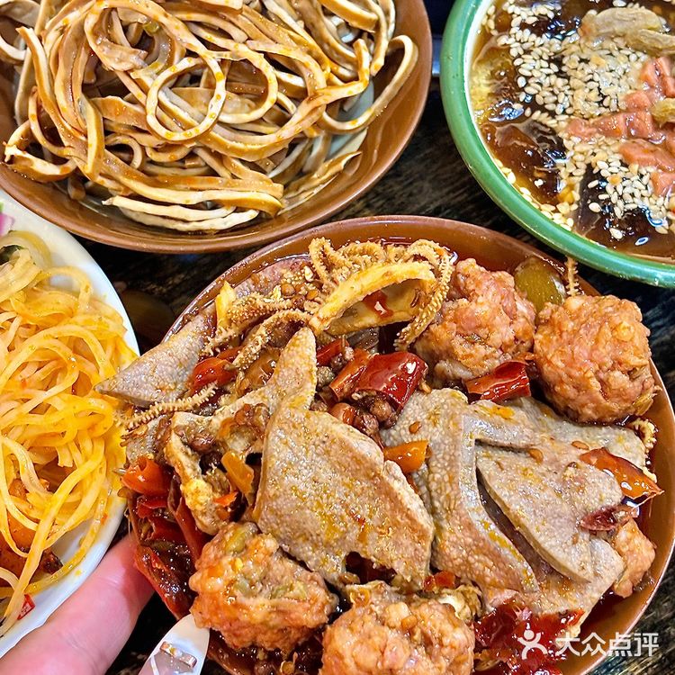 吃了好多年 我心中zui怕倒闭的串串店!!