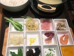 -云海肴·汽锅鸡·云南菜(天山百盛优客店)