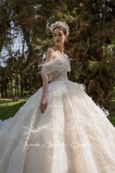 -Renee芮亦婚纱(原丽莎)
