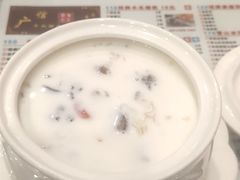 冰糖雪耳桃胶奶-广信牛奶甜品世家(台东店)