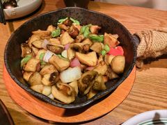 -云海肴·汽锅鸡·云南菜(天山百盛优客店)