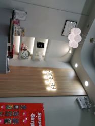 -进巍美甲美睫店