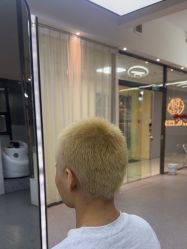 -88潮牌造型烫发·染发