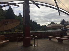 -怀托摩萤火虫洞