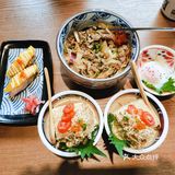 点了两份单人套餐，又单独点了一份年糕一份虾球