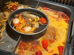 -老牌坊云南鱼豆花火锅(哈西万达店)