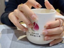 -桃色美甲沙龙