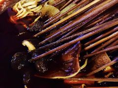 -拈签一笑黄牛肉辣卤串串